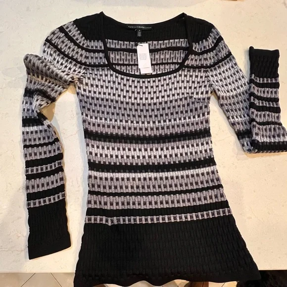 NWT White House Black Market size Small women’s top - Picture 4 of 9